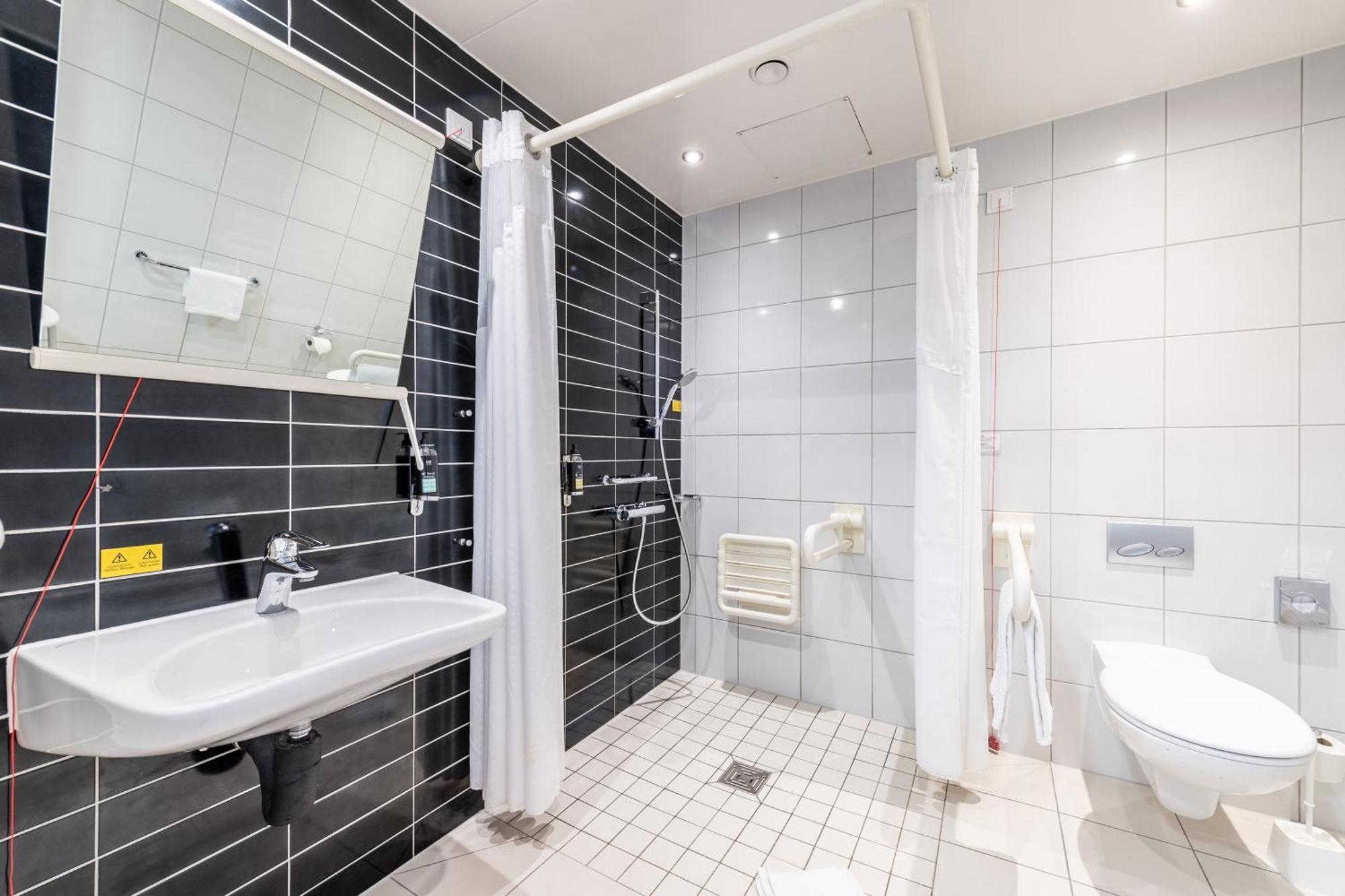 Premier Inn Heidelberg City Centre Esterno foto